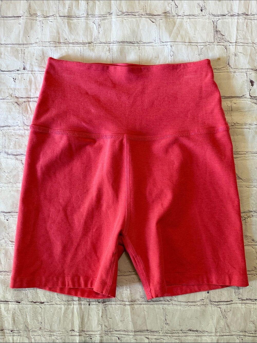 Beyond Yoga Space Dye Coral Bike Short Size Medium 4.5” Inseam
